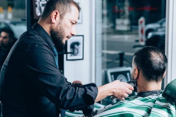 Haarschnitt & Bartrasur